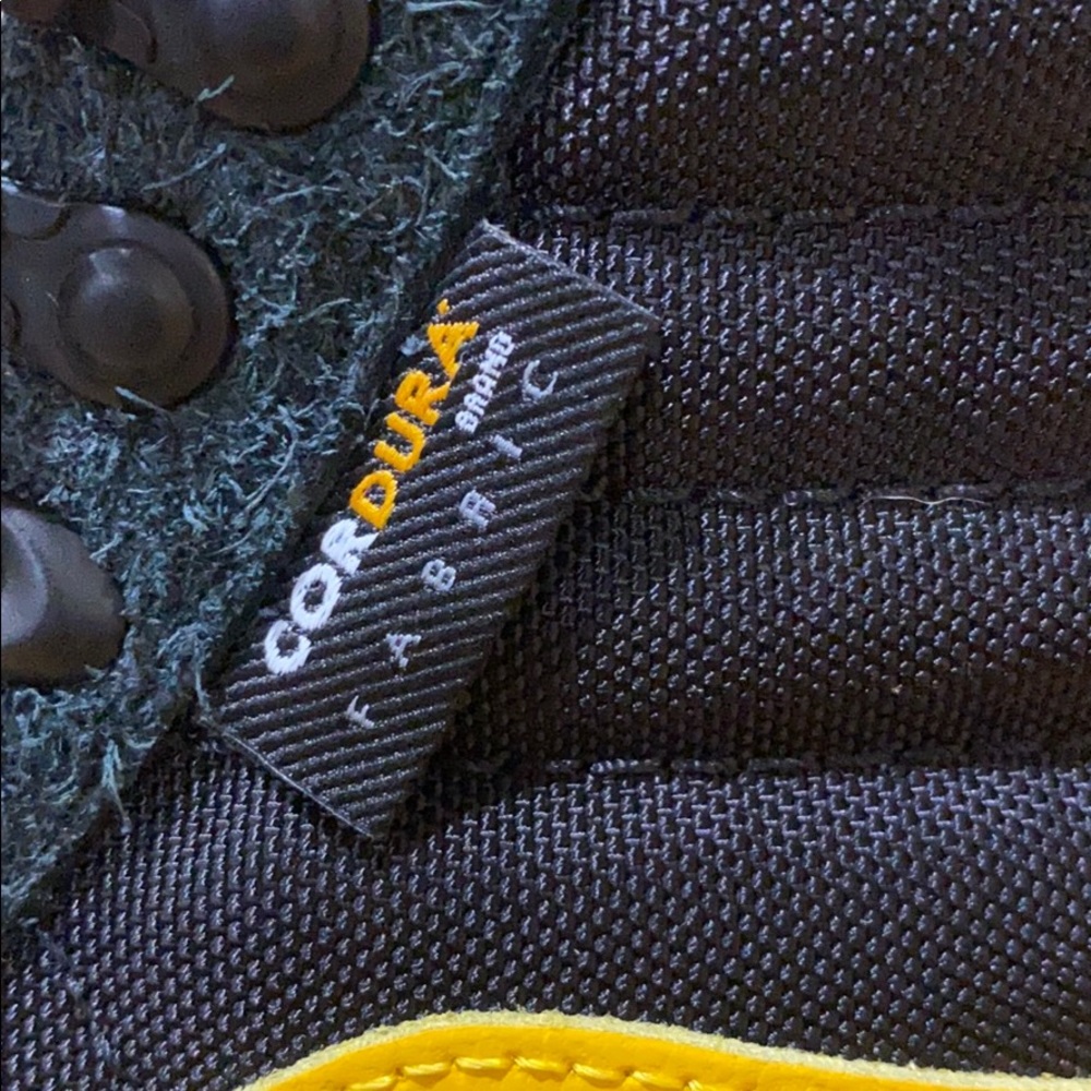 NEW Vans High Top Sneaker - Picture 4 of 4